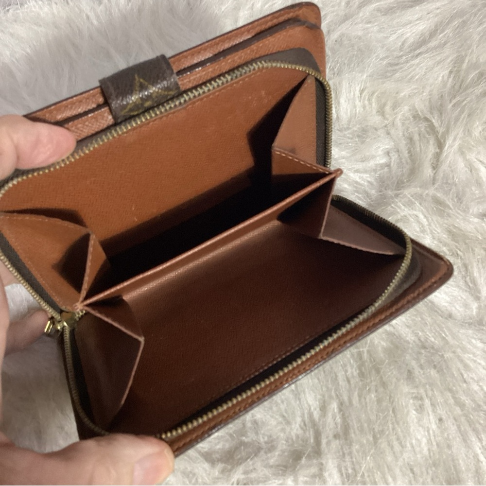 SOLD………..Louis Vuitton Monogram Porte Papier Code SP0979 Zip Snap Wallet - Picture 6 of 15
